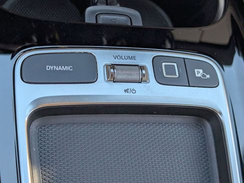 Used 2025 Mercedes-Benz GLA 250 4MATIC image 18