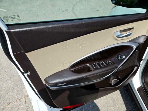 Used 2017 Hyundai Santa Fe Sport image 17