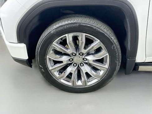 Used 2024 GMC Sierra 1500 Denali AWD/4WD image 8