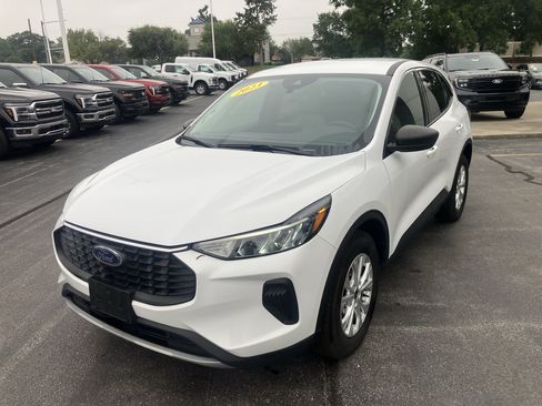 Used 2023 Ford Escape Active AWD/4WD image 3