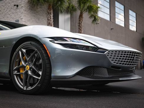 Certified 2022 Ferrari Roma RWD image 9