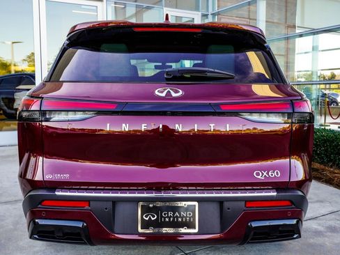 Used 2023 INFINITI QX60 Luxe w/ Performance Audio Package image 11