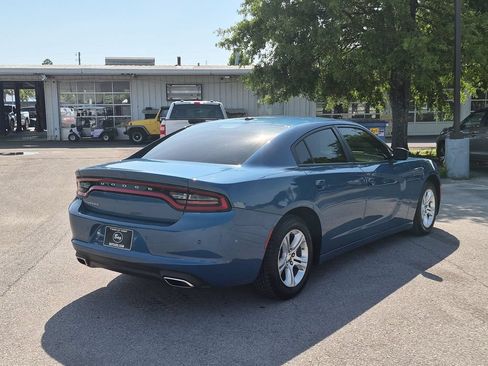Used 2022 Dodge Charger SXT w/ Driver Convenience Group RWD image 5