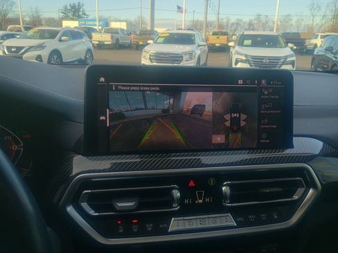 Used 2023 BMW X4 M40i image 25