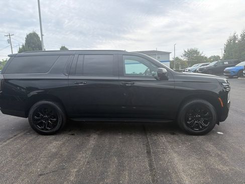 Used 2025 Chevrolet Suburban LT w/ Comfort Package AWD/4WD image 6