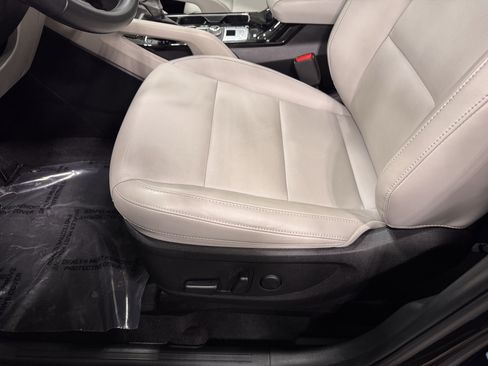 Certified 2024 Kia Telluride S w/ S Sunroof Package image 21