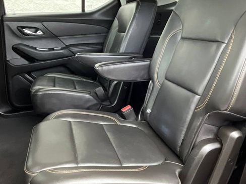 Used 2021 Chevrolet Traverse RS AWD/4WD image 23
