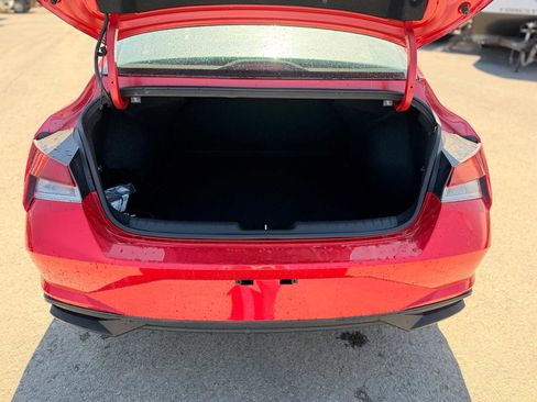 Used 2023 Hyundai Elantra SEL w/ Convenience Package image 25