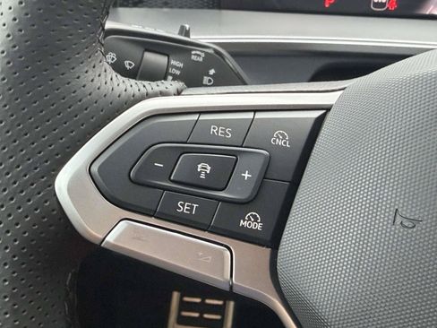 Certified 2026 Volkswagen Tiguan SE R-Line FWD image 21