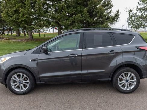 Used 2018 Ford Escape SEL FWD image 8
