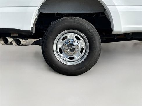 Used 2024 Ford F250 XL w/ XL Chrome Package AWD/4WD image 18