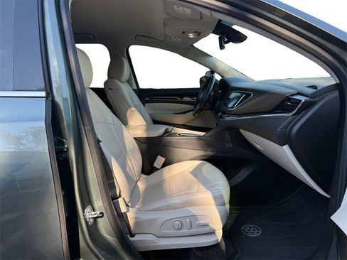 Used 2023 Buick Enclave Essence image 15