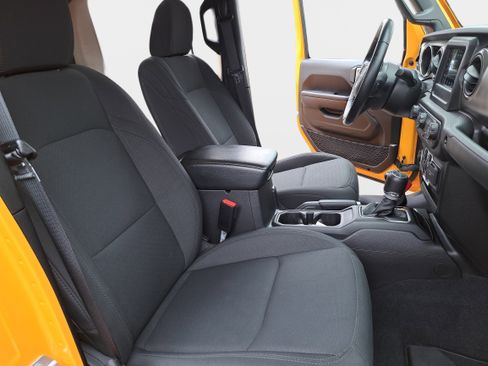 Used 2021 Jeep Gladiator Willys image 10