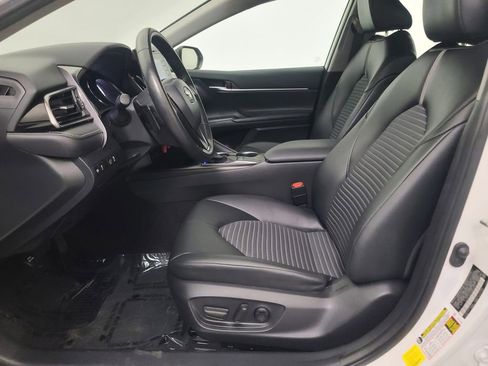 Used 2024 Toyota Camry SE image 25