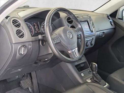 Used 2017 Volkswagen Tiguan S FWD image 2