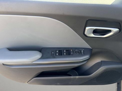 New 2025 Kia K4 LXS image 18