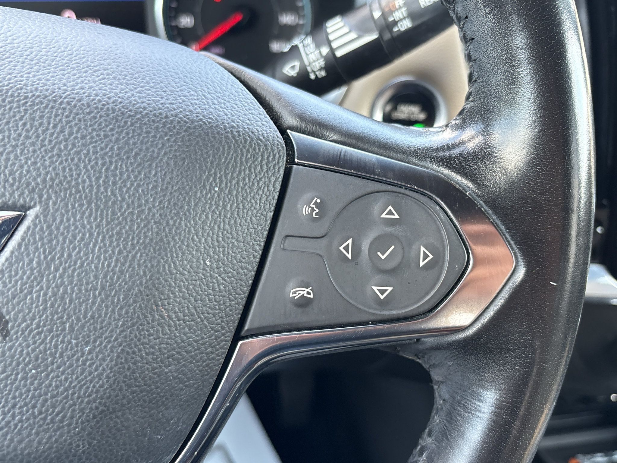 Used 2022 Chevrolet Traverse LT AWD/4WD image 21