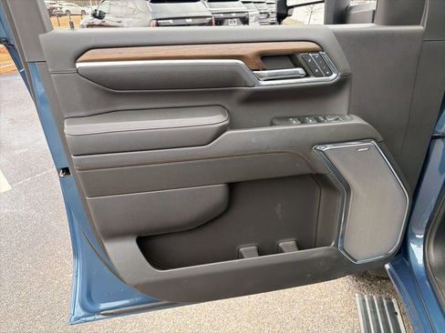 Used 2024 Chevrolet Silverado 2500 High Country w/ High Country Premium Package image 21