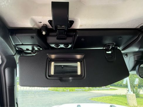 Used 2024 Jeep Wrangler Unlimited Sahara AWD/4WD image 28
