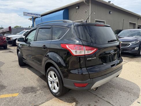 Used 2016 Ford Escape SE w/ Equipment Group 201A FWD image 17