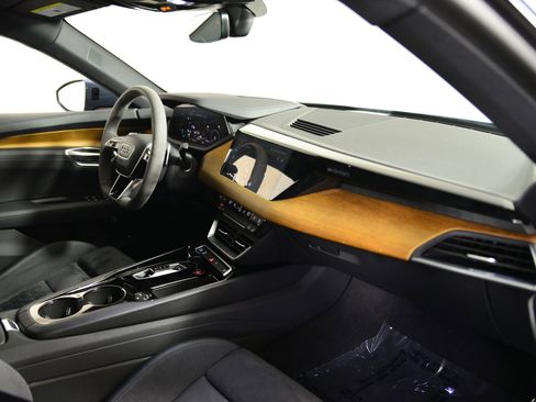 Certified 2023 Audi e-tron GT Premium Plus image 20