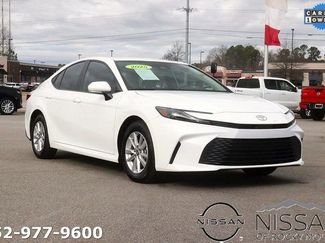 Used 2025 Toyota Camry LE video 1