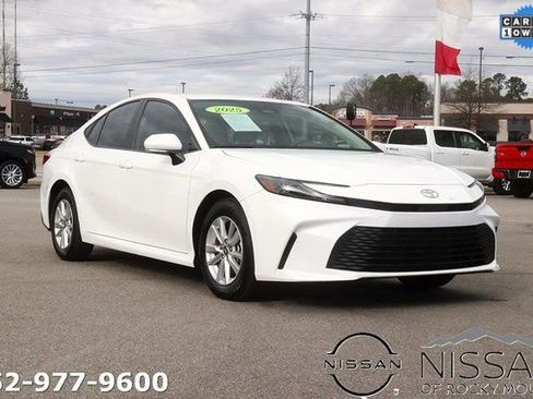 Used 2025 Toyota Camry LE image 1