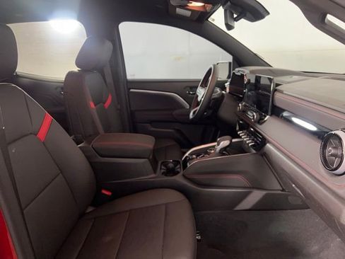 Used 2025 Chevrolet Colorado Z71 w/ Technology Package image 17