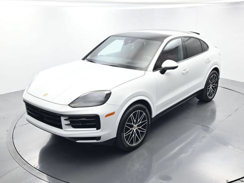Certified 2024 Porsche Cayenne Coupe AWD/4WD image 33