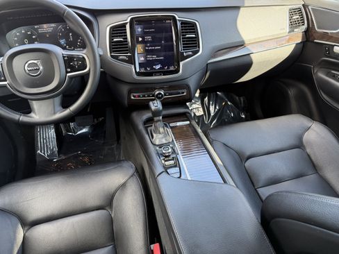Used 2017 Volvo XC90 T5 Momentum w/ Vision Package image 17