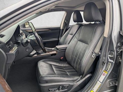 Used 2016 Lexus ES 350 w/ Luxury Package w/Wood Trim FWD image 11