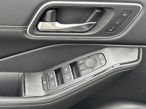 New 2025 Nissan Rogue Platinum w/ Tech Package image 33