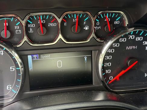 Used 2018 Chevrolet Silverado 1500 LT w/ All Star Edition AWD/4WD image 9