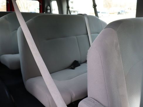 Used 2010 Ford E-350 and Econoline 350 Extended Wagon Super Duty image 21