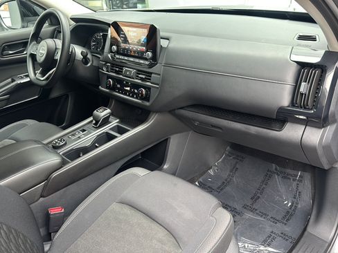 Used 2024 Nissan Pathfinder S AWD/4WD image 11