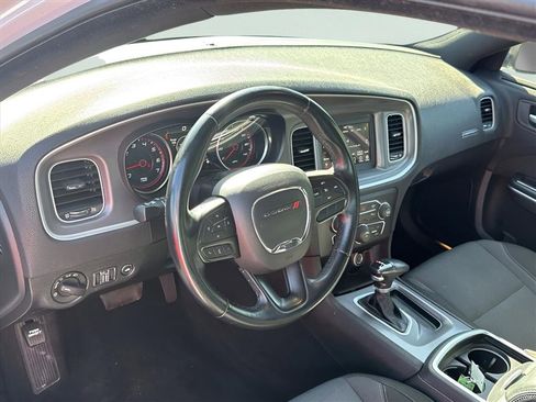 Used 2022 Dodge Charger SXT image 2