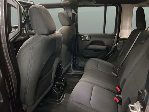 Used 2021 Jeep Wrangler Unlimited Sahara w/ Cold Weather Group AWD/4WD image 24