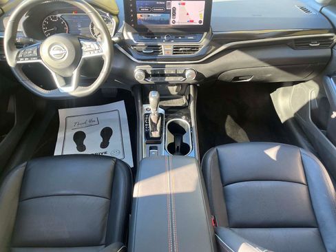 Used 2024 Nissan Altima 2.5 SR w/ SR Premium Package image 16
