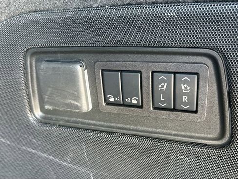 Certified 2024 Cadillac Escalade ESV V w/ LPO, ONYX Package AWD/4WD image 32