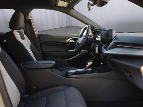 Used 2024 Chevrolet Trax RS image 15