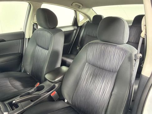 Used 2019 Nissan Sentra SV FWD image 12