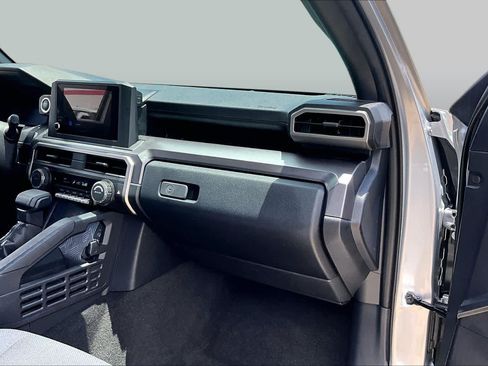 Used 2025 Toyota 4Runner SR5 AWD/4WD image 18