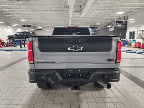 Used 2024 Chevrolet Silverado 2500 ZR2 w/ ZR2 Bison Edition image 5