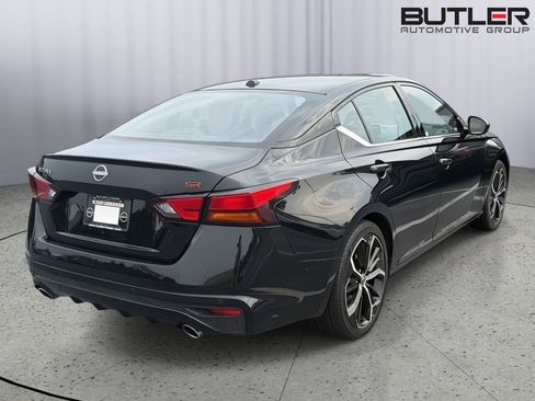 Used 2024 Nissan Altima 2.5 SR FWD image 6