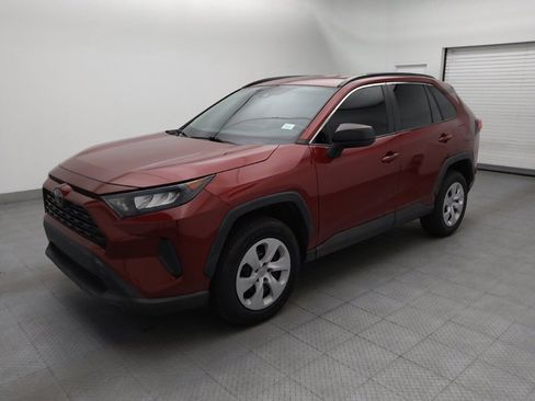 Used 2020 Toyota RAV4 LE FWD image 2