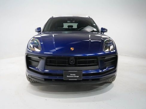 Certified 2025 Porsche Macan image 7