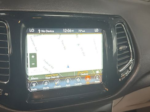 Used 2018 Jeep Compass Limited w/ Navigation Group AWD/4WD image 15