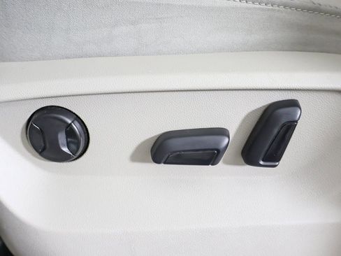 Used 2020 Volkswagen Atlas SE w/ Panoramic Sunroof Package image 35