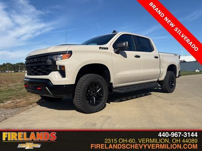 New 2026 Chevrolet Silverado 1500 Custom Trail Boss w/ LPO, Dark Essentials Package