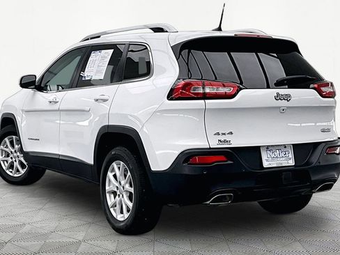 Used 2018 Jeep Cherokee Latitude Plus w/ Cold Weather Group AWD/4WD image 13